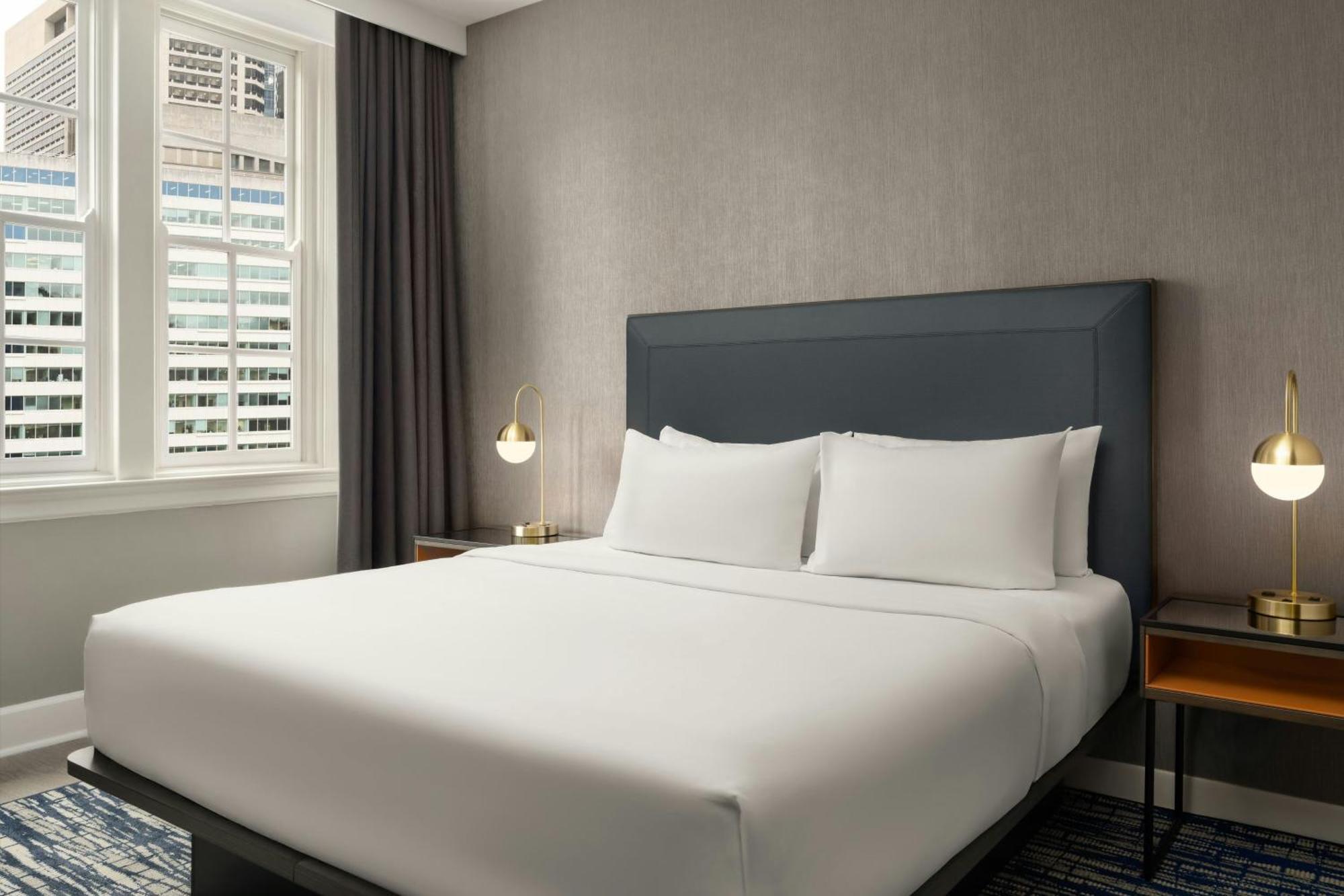 Courtyard Downtown Hotel 4*
