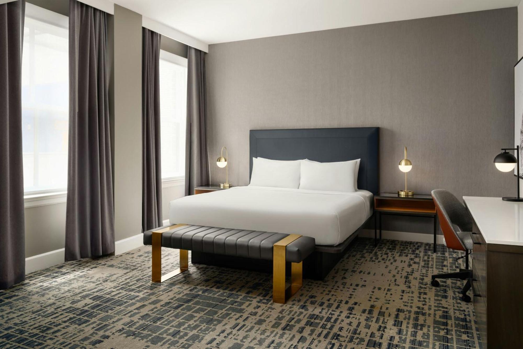 Le Meridien Hotel 4*