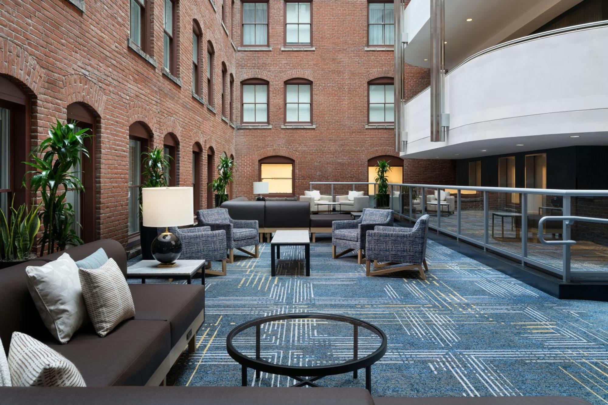 Hotel Courtyard Downtown 4*
