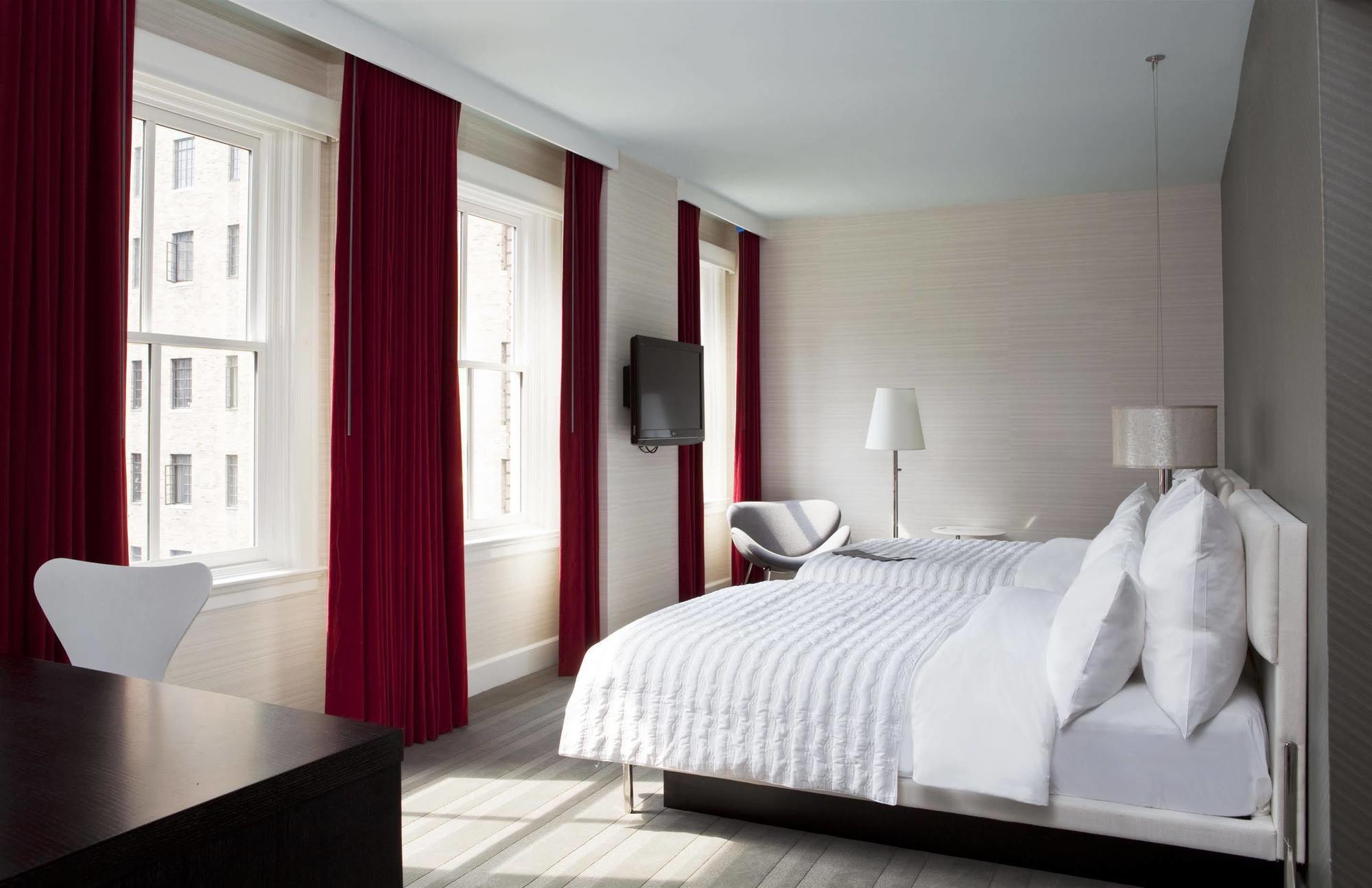 Le Meridien Hotel 4*